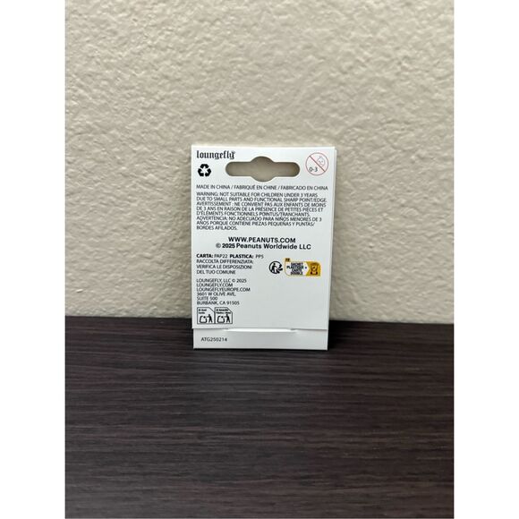 Loungefly Peanuts Snoopy Halloween Doghouse Enamel Pin - Picture 2 of 2